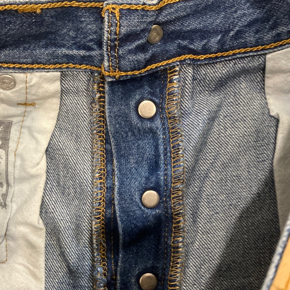 Levi’s  Cutoff Denim Shorts W30 Button Fly Distressed Raw Hem 100% Cotton - Picture 7 of 8